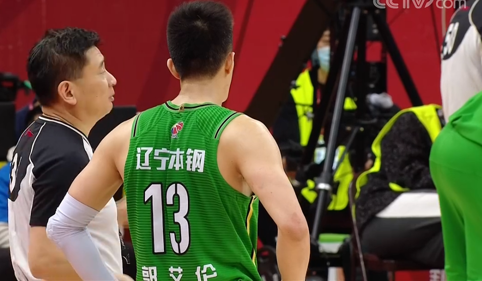 开云体育-沙尔克青年队取得胜利，继续稳坐次席