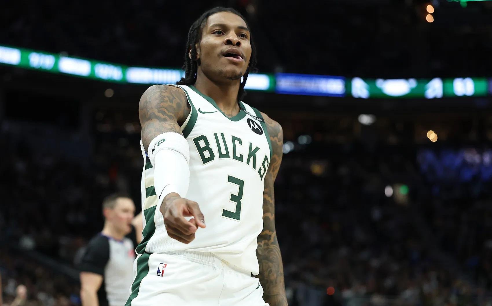 包含雄鹿B队翻盘灰熊，克莱高光表现的词条