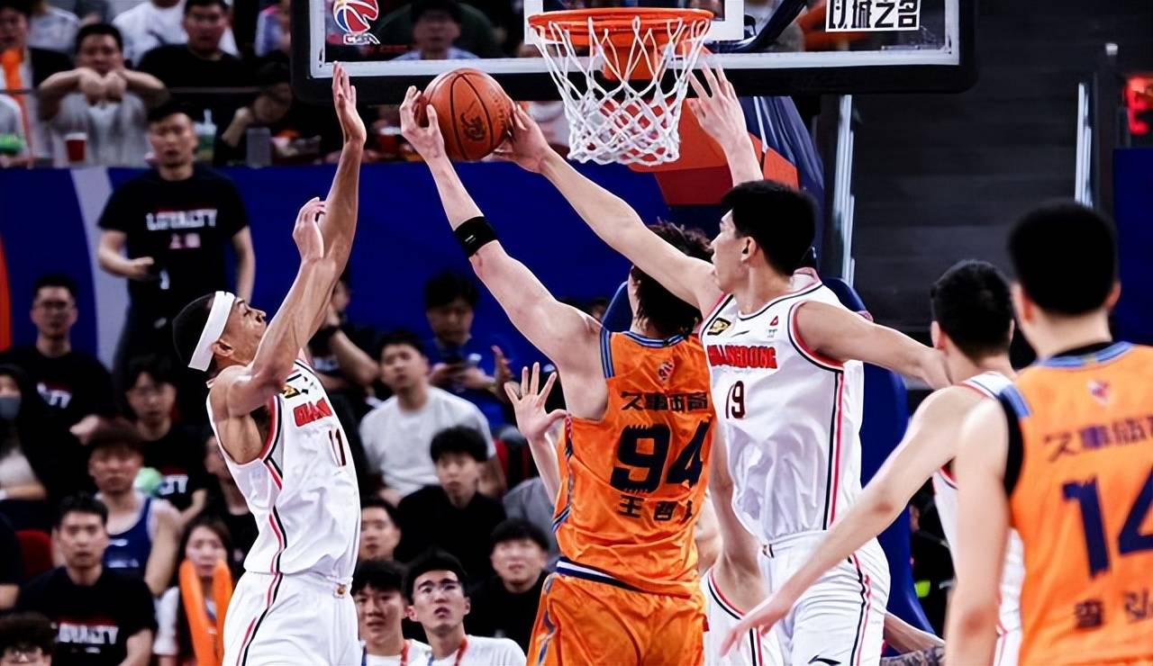 开云官方app入口-广东男篮遭遇困境，正面临技战术调整