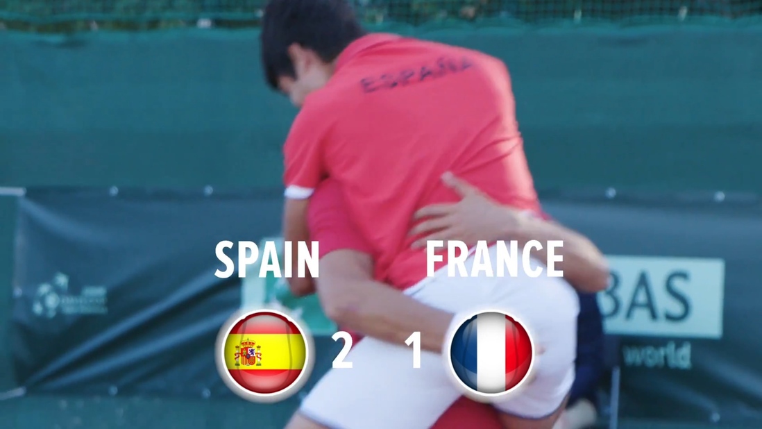 包含西班牙网球队鏖战日本网球队，阿尔卡拉斯送出助攻的词条