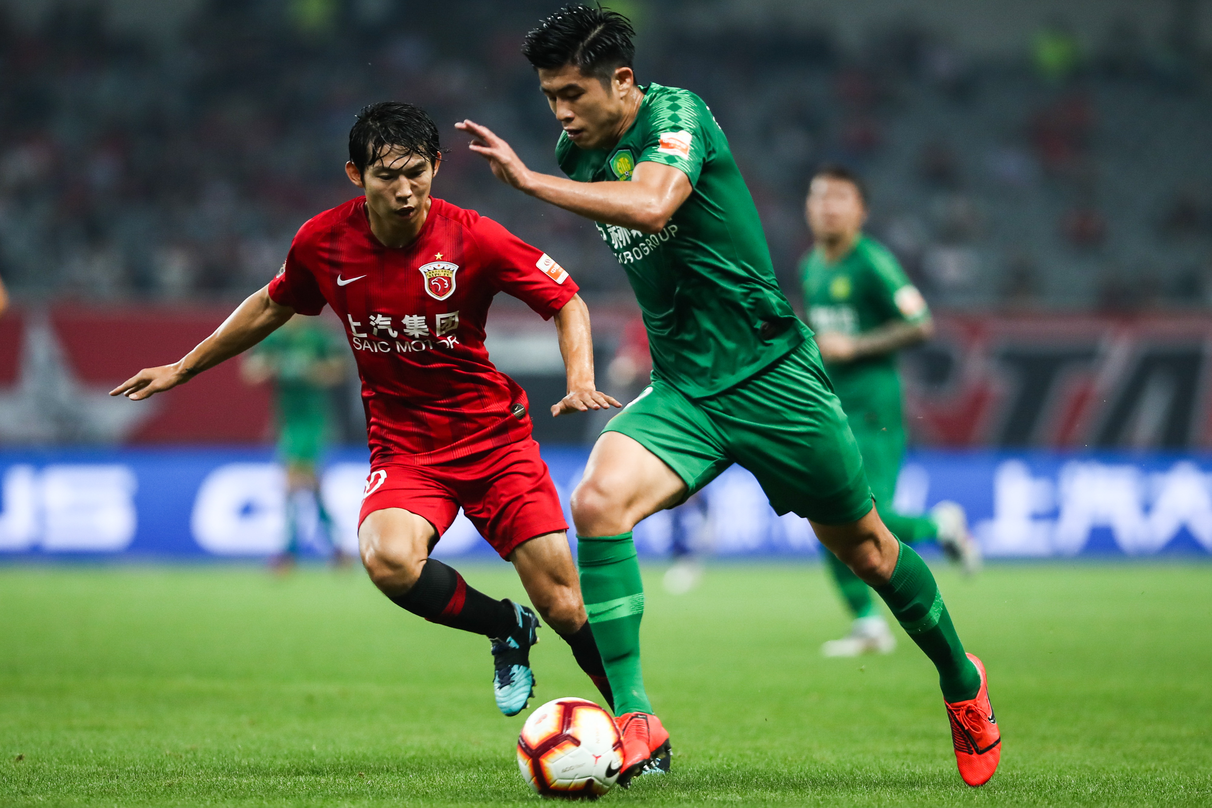 开云APP-北京国安遭遇艰难比赛，球员全力备战