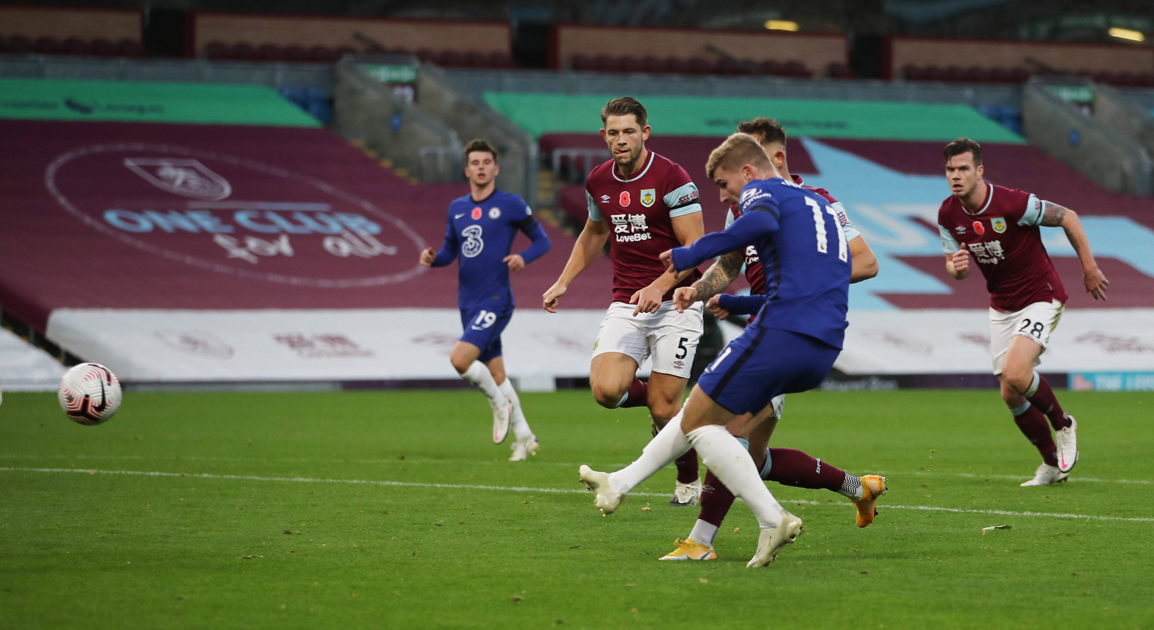 开云体育APP下载-伯明翰城队主场保持不败，球员迎来挑战