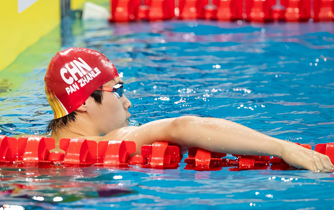 泰国选手打破游泳新世界纪录