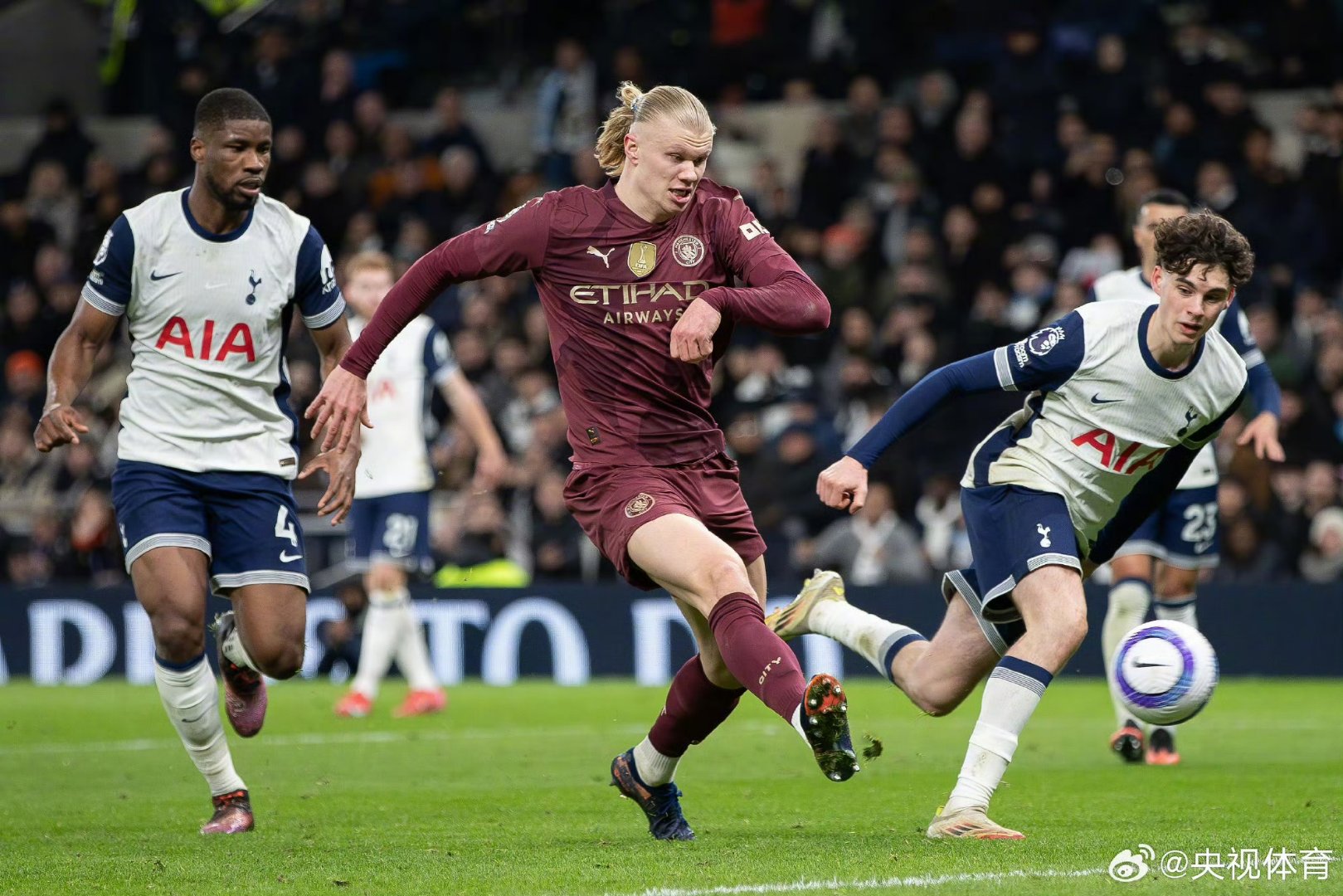开云体育-曼城客场大胜阿森纳，取得四连胜