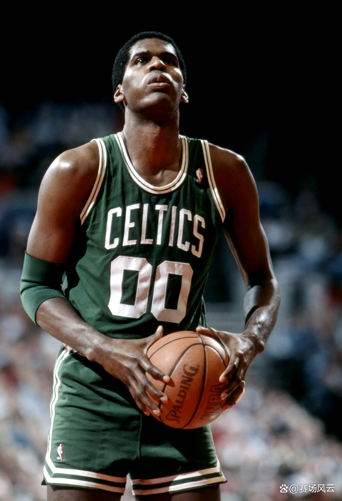 开云体育在线-篮球界赛场风云：球员个人表现尽显才华的简单介绍