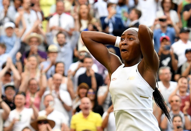 包含格兰姆斯比神奇连胜，奇迹表现震撼联赛的词条