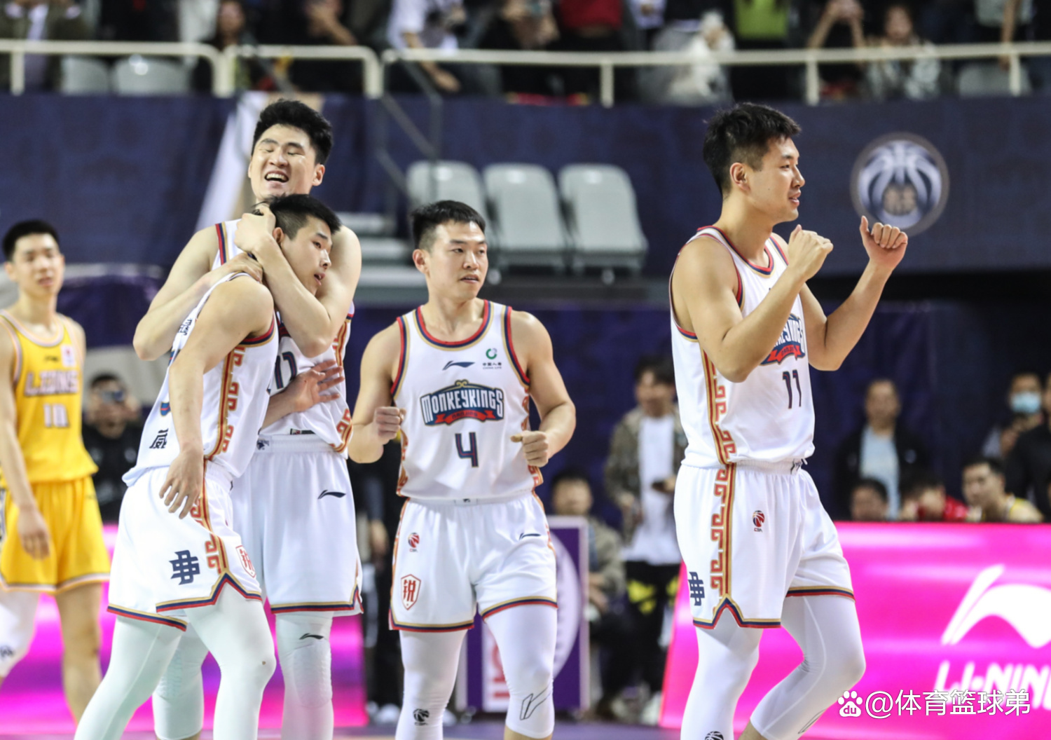 开云体育入口-广州队横扫山东队，约基奇统治全场的简单介绍