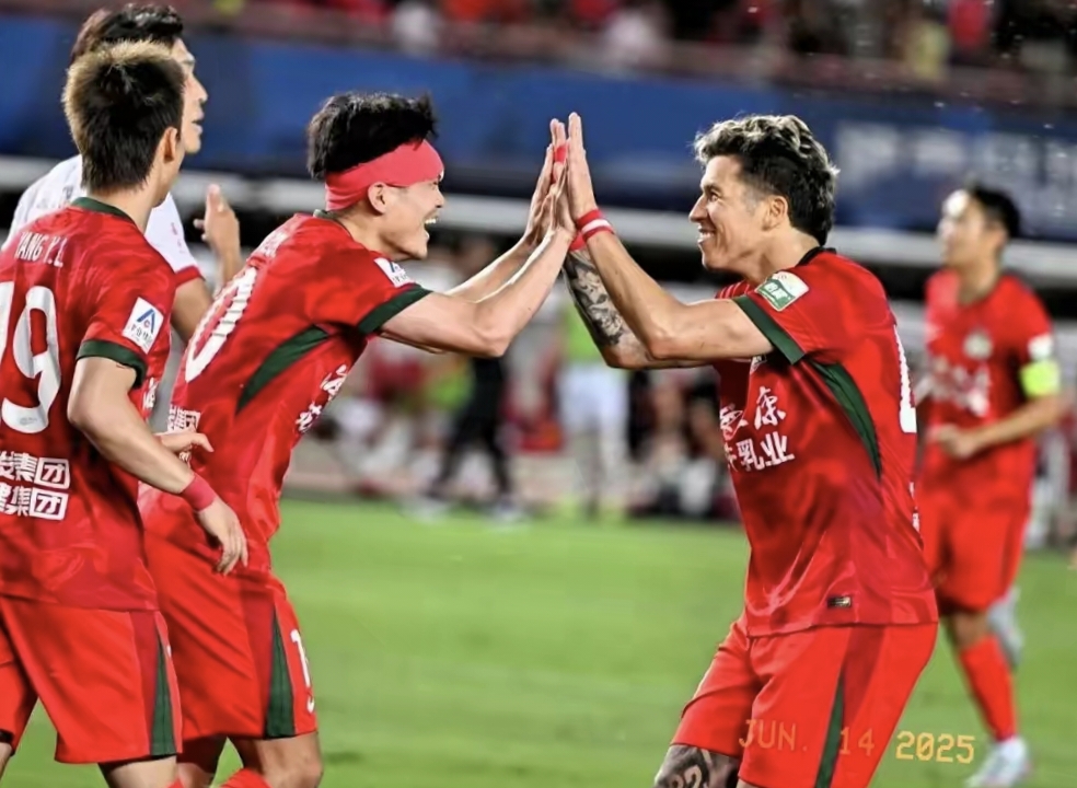 开云体育中国-强强对决，赛场将迎来一场激烈争夺的简单介绍