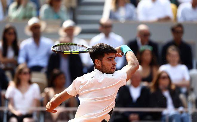 包含美网险胜法网，阿尔卡拉斯状态火热的词条