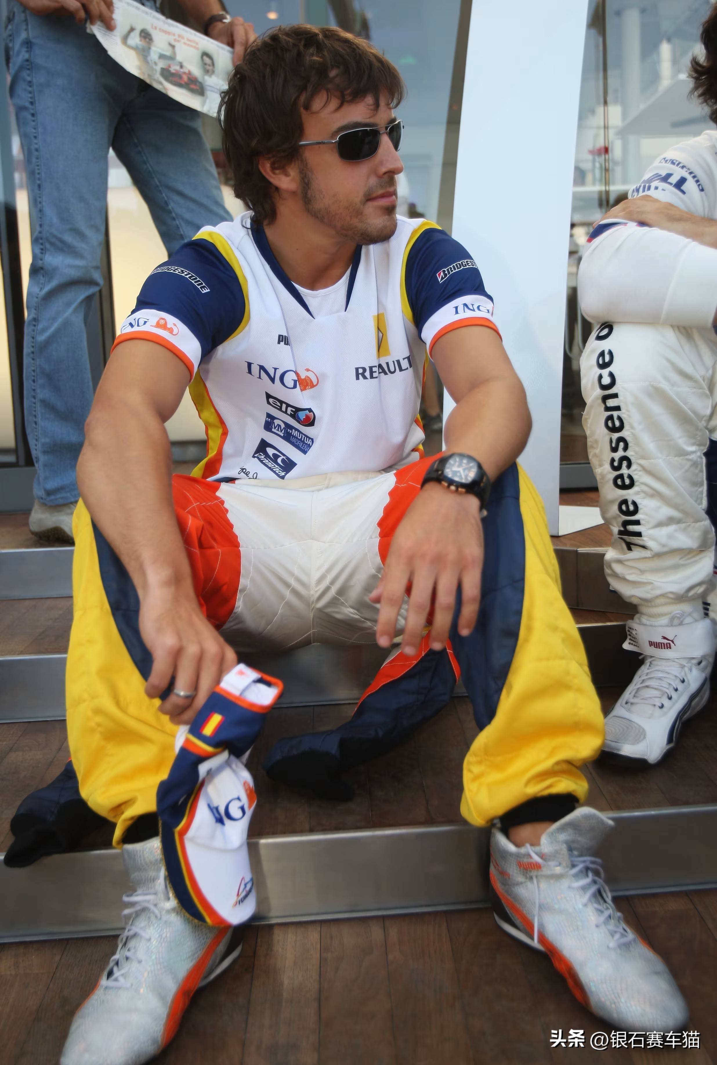 关于梅赛德斯绝杀雷诺车队，阿隆索惊艳四座的信息