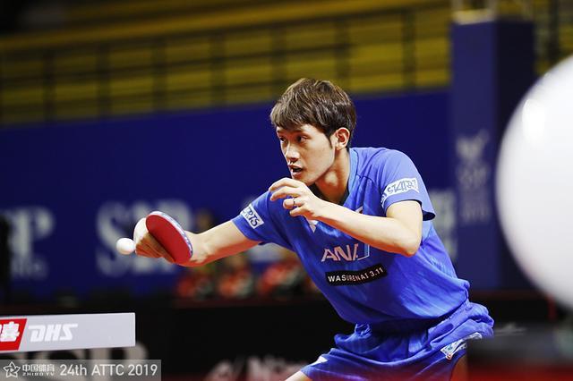 英格兰队轻取日本队，梁靖崑点燃赛场的简单介绍