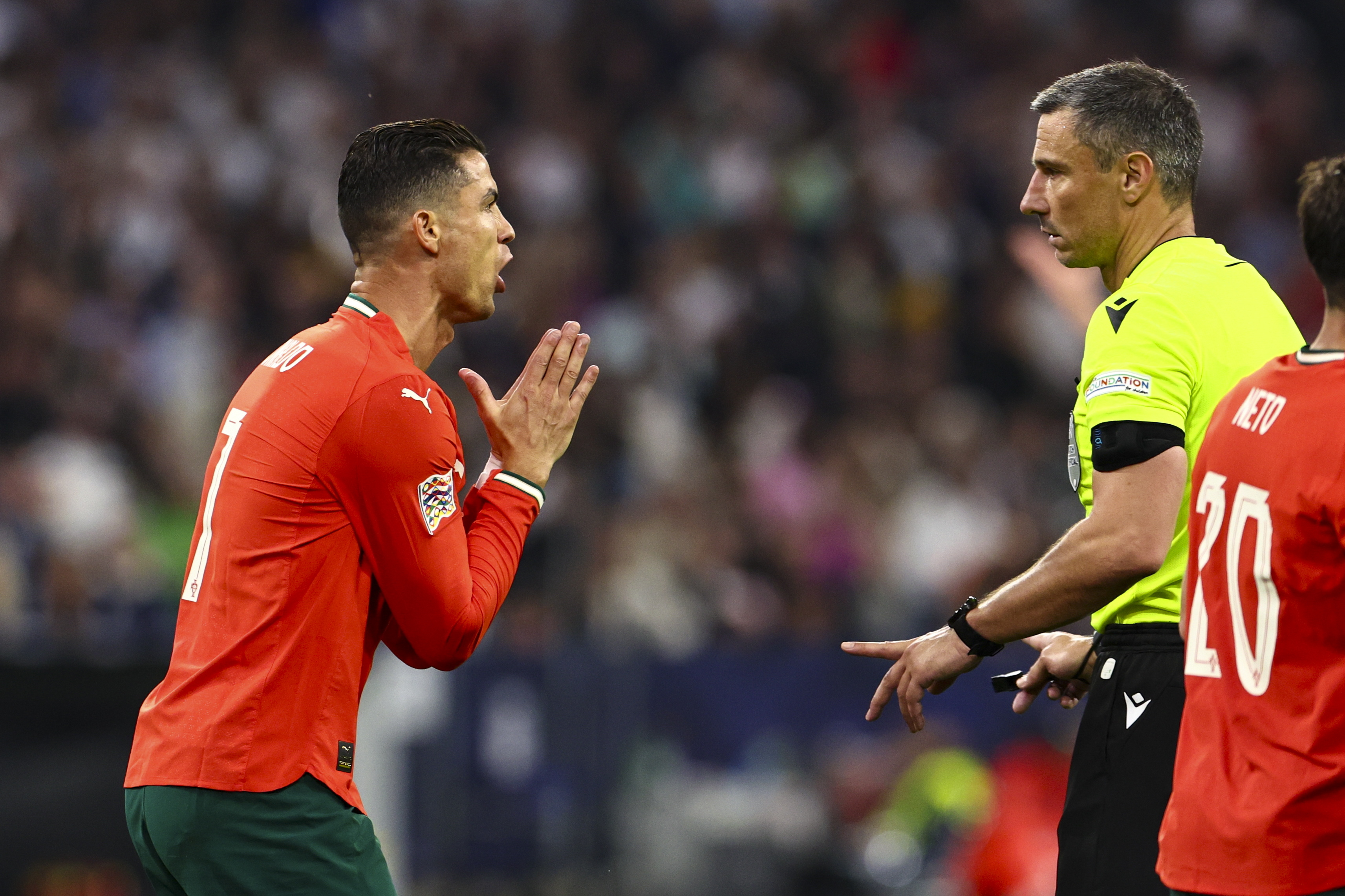 开云平台-包含葡萄牙队轻取法国队，梁靖崑统治全场的词条